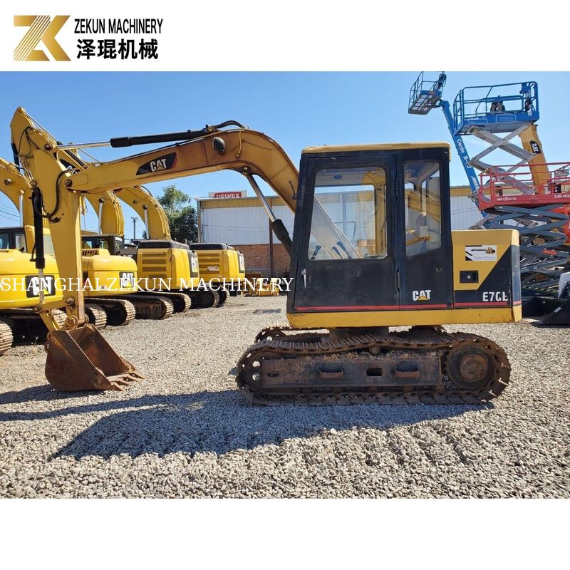 Japón usó una excavadora CAT E70B con bomba hidráulica en Shanghai en el concurso