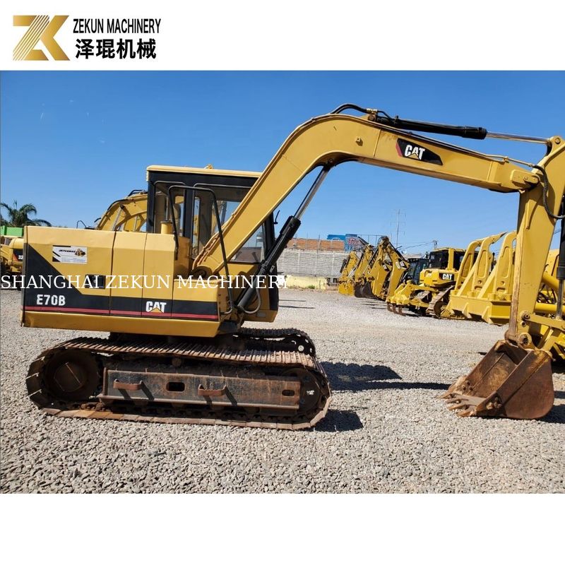 Japón usó una excavadora CAT E70B con bomba hidráulica en Shanghai en el concurso