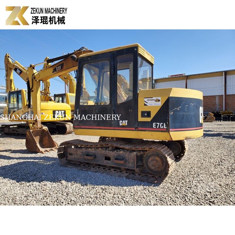Japón usó una excavadora CAT E70B con bomba hidráulica en Shanghai en el concurso