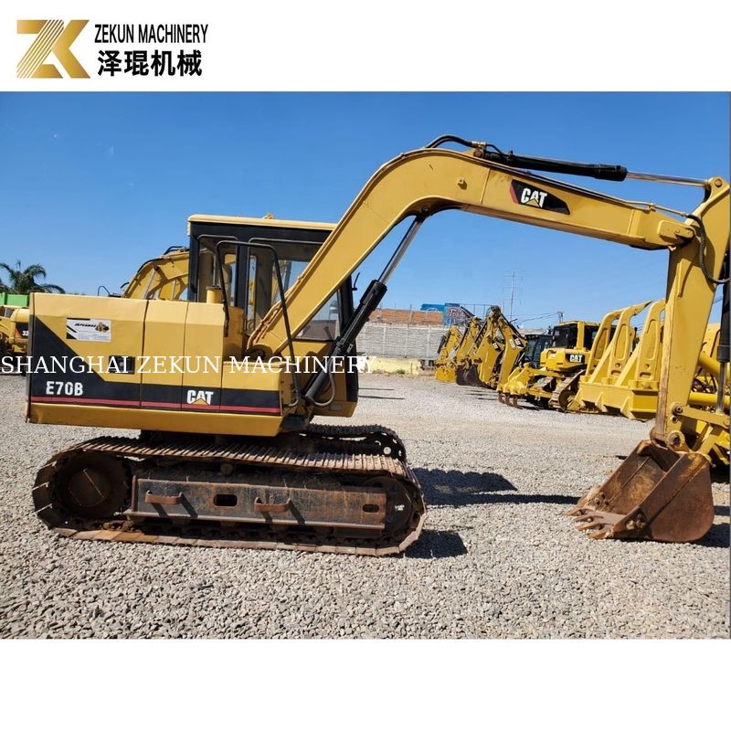 Japón usó una excavadora CAT E70B con bomba hidráulica en Shanghai en el concurso