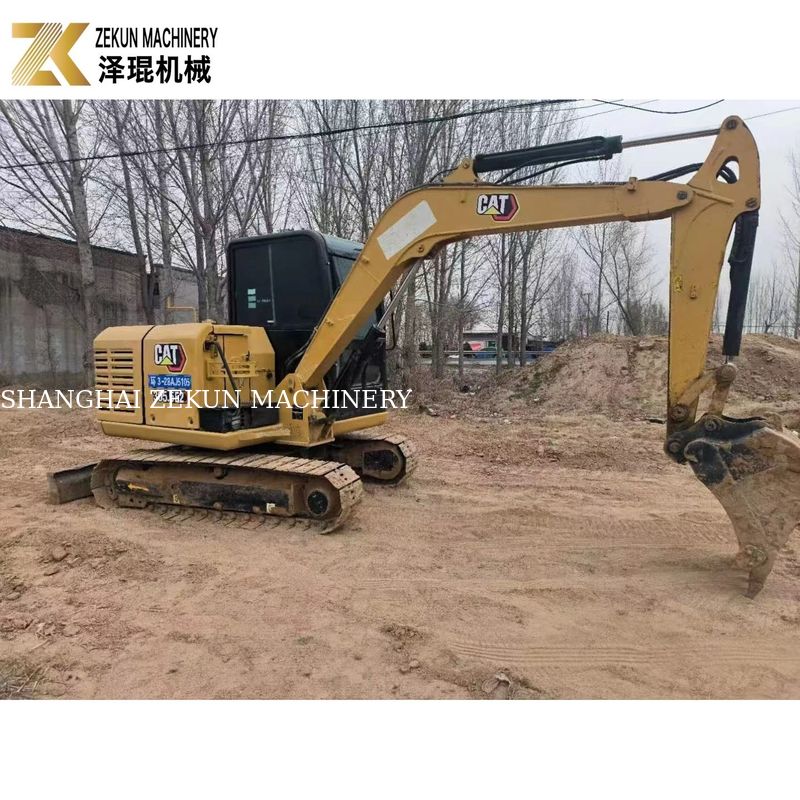 CAT 305.5E2 Excavadora de rastreo de 5.5 toneladas con pulgar hidráulico de Caterpillar
