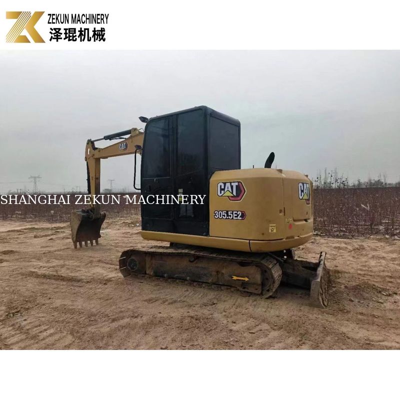 CAT 305.5E2 Excavadora de rastreo de 5.5 toneladas con pulgar hidráulico de Caterpillar
