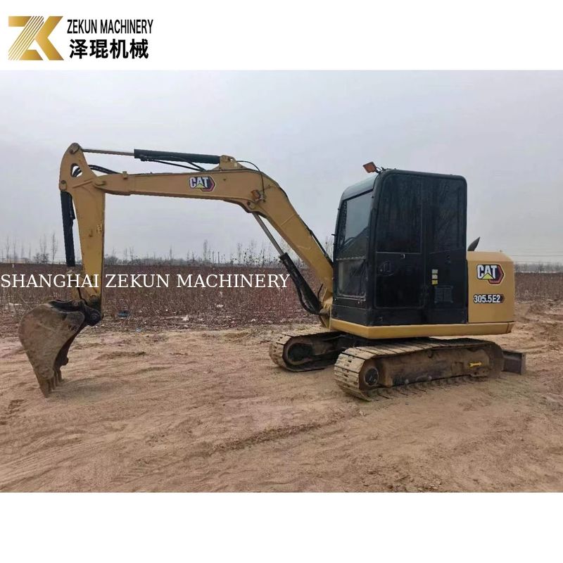 CAT 305.5E2 Excavadora de rastreo de 5.5 toneladas con pulgar hidráulico de Caterpillar