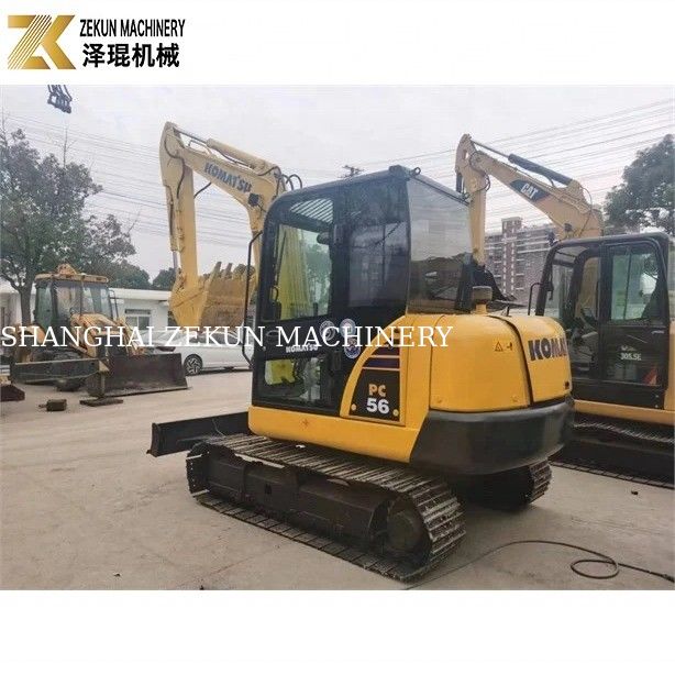 Mini excavadora Komatsu PC56-7 con 5 toneladas de peso operativo y motor diesel duradero