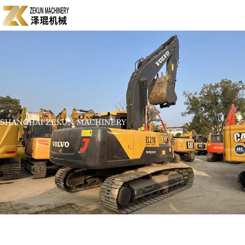 Excavadora Volvo EC210 de segunda mano con cabina Volvo en buenas condiciones en el año 2022