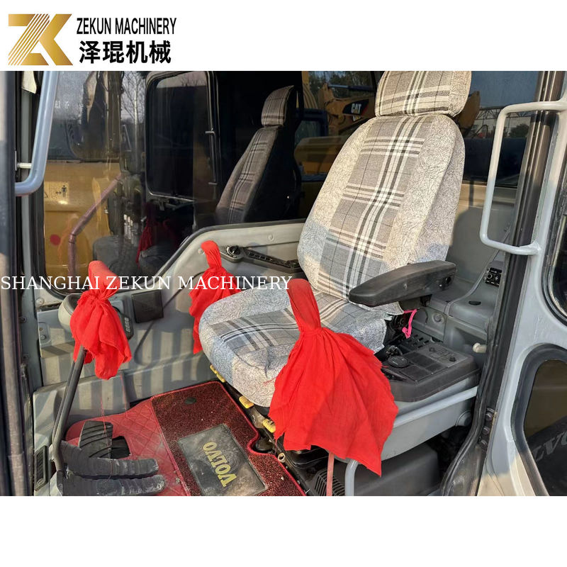 Excavadora Volvo EC210 de segunda mano con cabina Volvo en buenas condiciones en el año 2022
