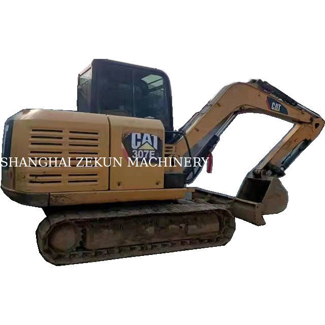 Excavadora de segunda mano de fabricación japonesa con motor C2.6 DI