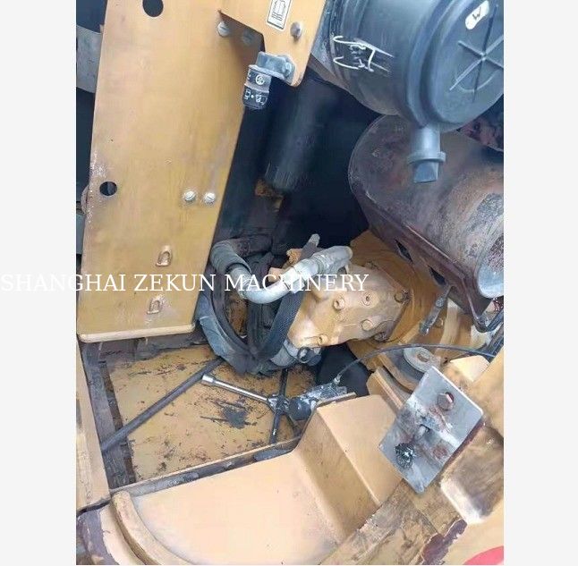 Excavadora de segunda mano de fabricación japonesa con motor C2.6 DI