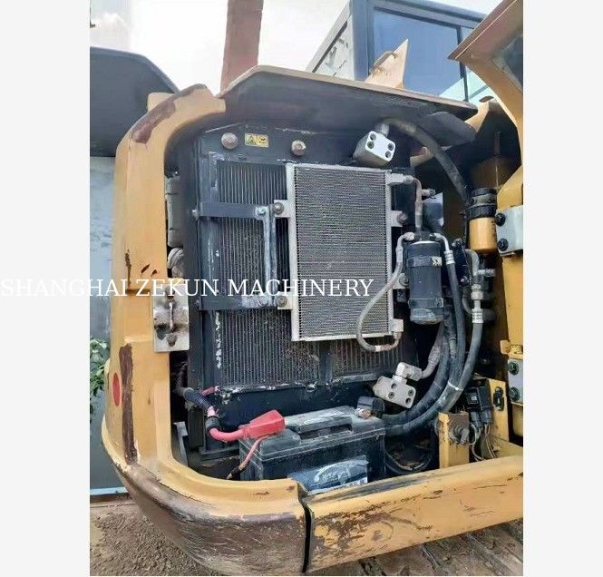 Excavadora de segunda mano de fabricación japonesa con motor C2.6 DI