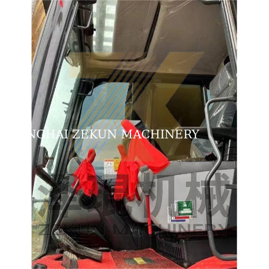 Excavadora Komatsu PC240-7 con horas de trabajo bajas 0-2000 y otro cilindro hidráulico