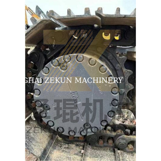 Excavadora Komatsu PC240-7 con horas de trabajo bajas 0-2000 y otro cilindro hidráulico