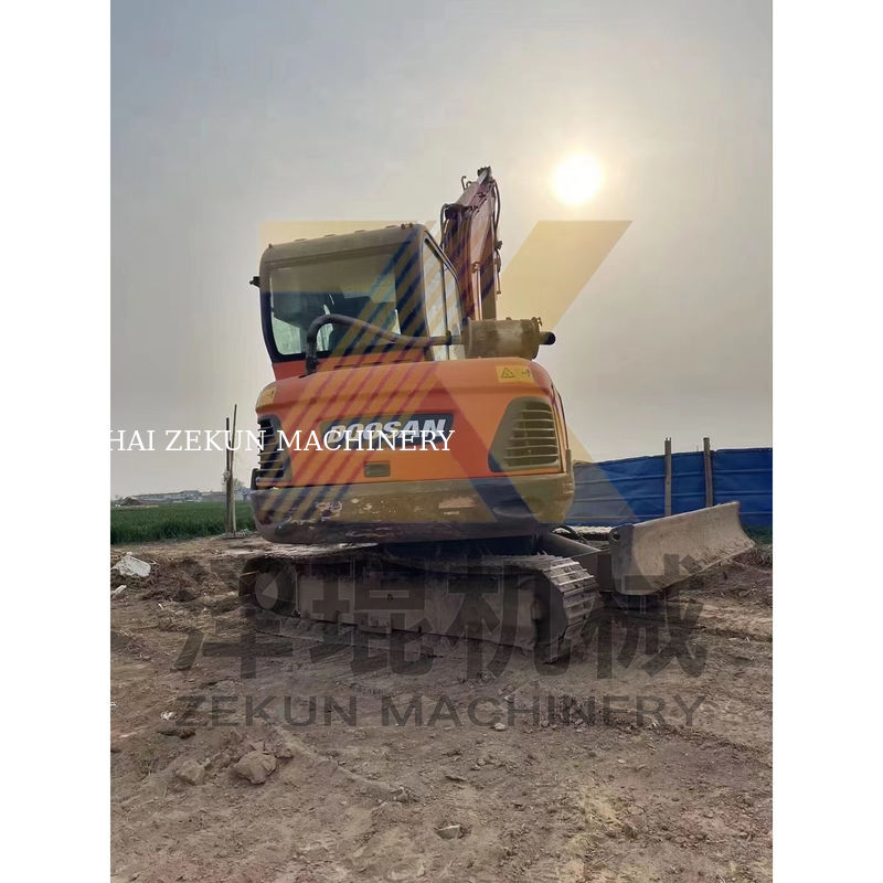 Excavadora Doosan DH60-7 de 2015 de segunda mano en buen estado 5500 KG de peso de la máquina