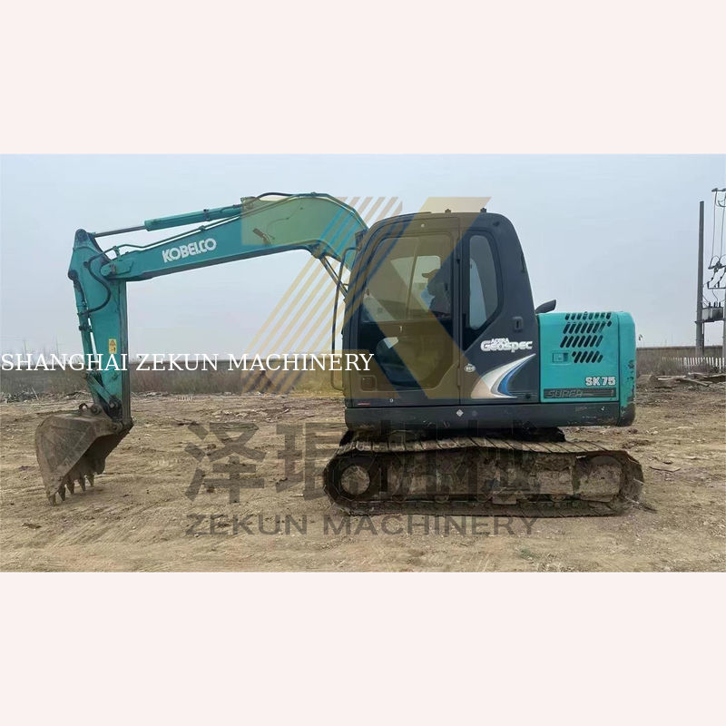 0.4m3 Capacidad de cubo 2017 Excavadora usada Kobelco 907 E307D Sk75 Sk75-11 en Shanghai