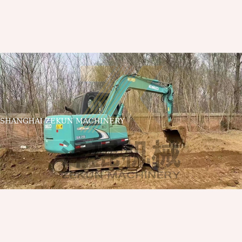 4001-6000 Horas de trabajo Usado Kobelco SK75-8 SR Excavadora para en subastas de Shanghai
