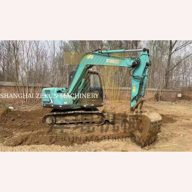 4001-6000 Horas de trabajo Usado Kobelco SK75-8 SR Excavadora para en subastas de Shanghai
