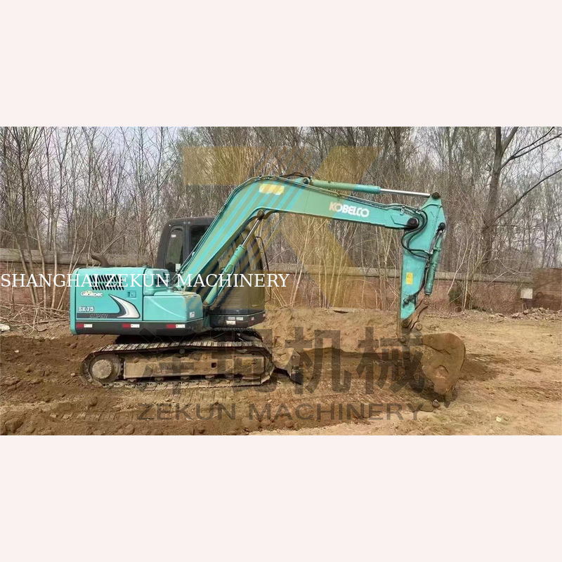 4001-6000 Horas de trabajo Usado Kobelco SK75-8 SR Excavadora para en subastas de Shanghai
