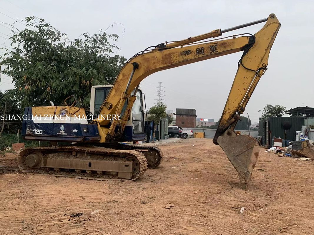 KOMATSU PC120-5 PC120 Excavadora con 64KW de potencia y año 2000 en Japón a un precio asequible