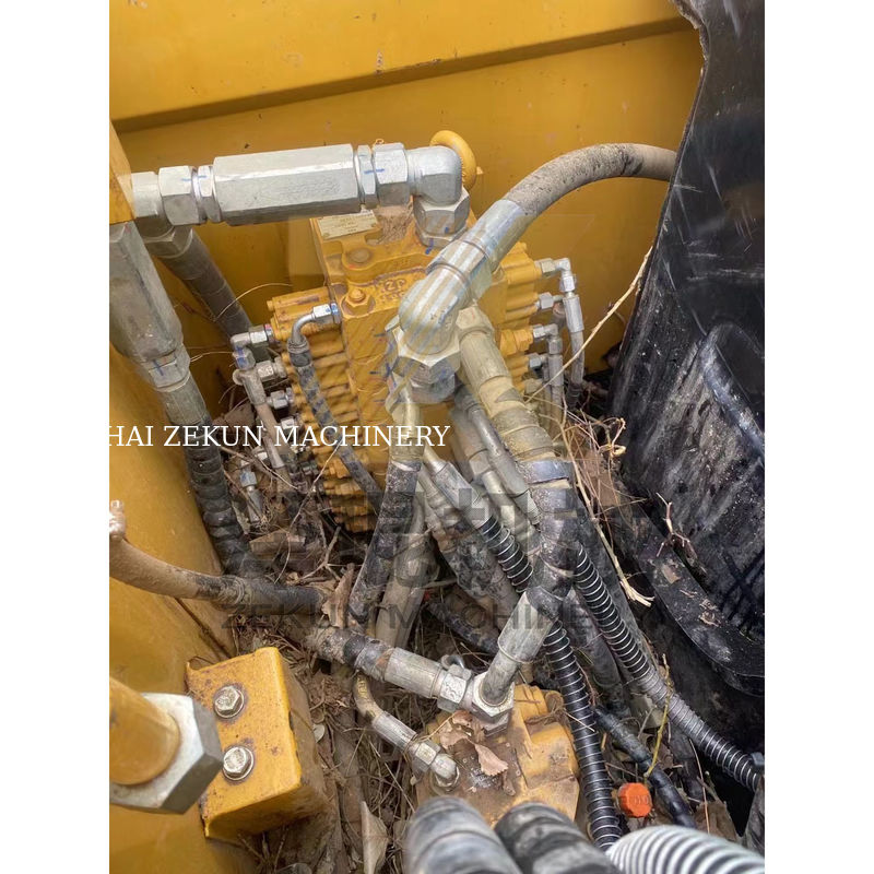 Una excavadora Sany SY75C en Shanghai con una potencia de 55 KW y un peso de 7000 kg