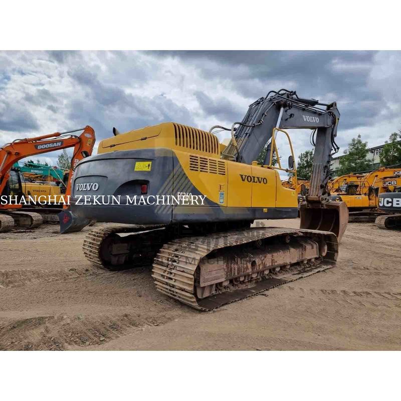 Excavadora Volvo EC360 usada. 36,9T. 1,35-3,0 m3 de cubo. En buen estado.