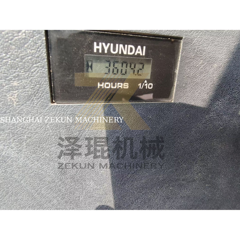 Excavadora Hyundai R520 en excelente estado con capacidad de 3M3 y 266KW de potencia en el mercado caliente