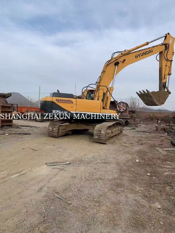 Excavadora Hyundai 305LC-9T con 17 818 horas de trabajo en excelente estado