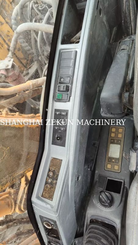 Excavadora Hyundai R150-9 2015 con martillo y 5.300 horas de trabajo para aumentar la productividad