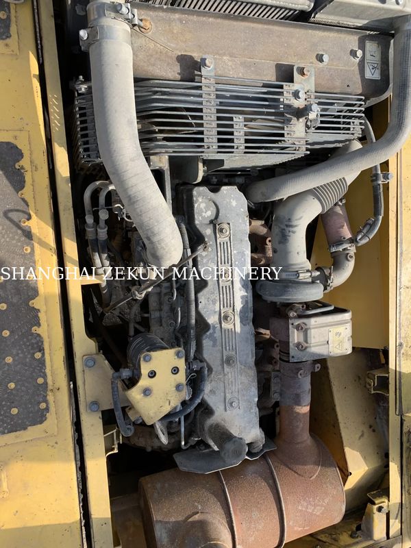 Excavadora Komatsu PC210LC-8MO 2015 con un peso operativo de 100 kg y alcance máximo de excavación de 9