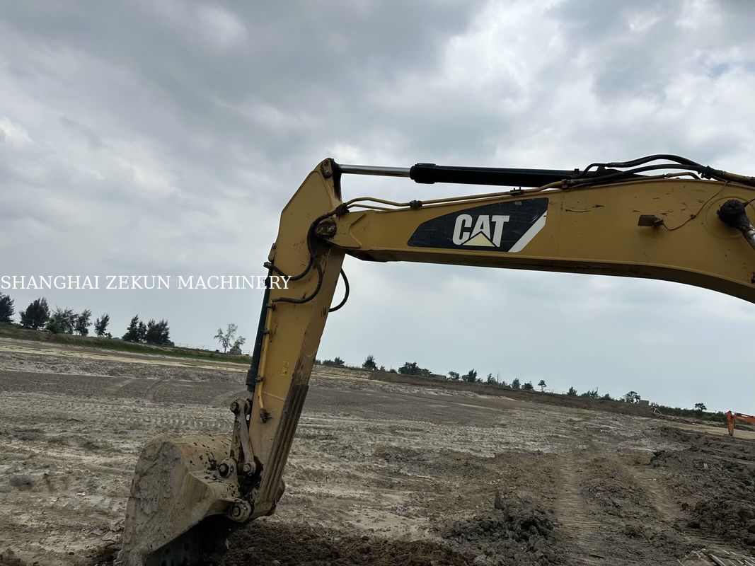2014 CAT 320D2 Excavadora 10 812 horas y rendimiento Tasa de flujo hidráulico 2 × 214 L/min Velocidad de viaje 3,5 / 5,5 Km/h