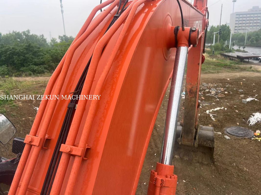Excavadora Hitachi ZX200-5A de 2022 con altura máxima de excavación de 9 y velocidad de giro de 13.3 rpm, 5500 horas