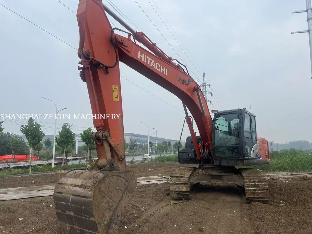 Excavadora Hitachi ZX200-5A de 2022 con altura máxima de excavación de 9 y velocidad de giro de 13.3 rpm, 5500 horas