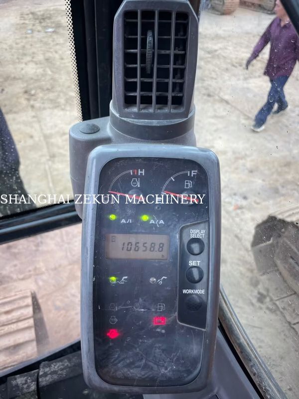 Excavadora Hitachi ZX200-3G 10658 horas Largo del brazo 2.94 m Altura máxima de excavación 620 mm