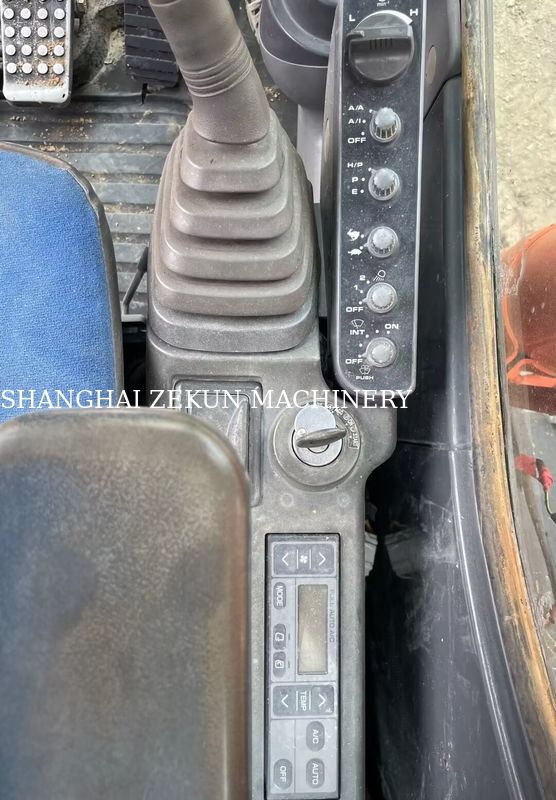 Excavadora Hitachi ZX200-3G 10658 horas Largo del brazo 2.94 m Altura máxima de excavación 620 mm