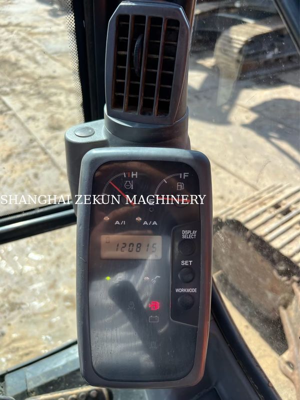 Excavadora Hitachi ZX200-3G 12081hrs Velocidad de desplazamiento 3.5 / 5.5 Km/h Características de la cabina Pantalla multifunción