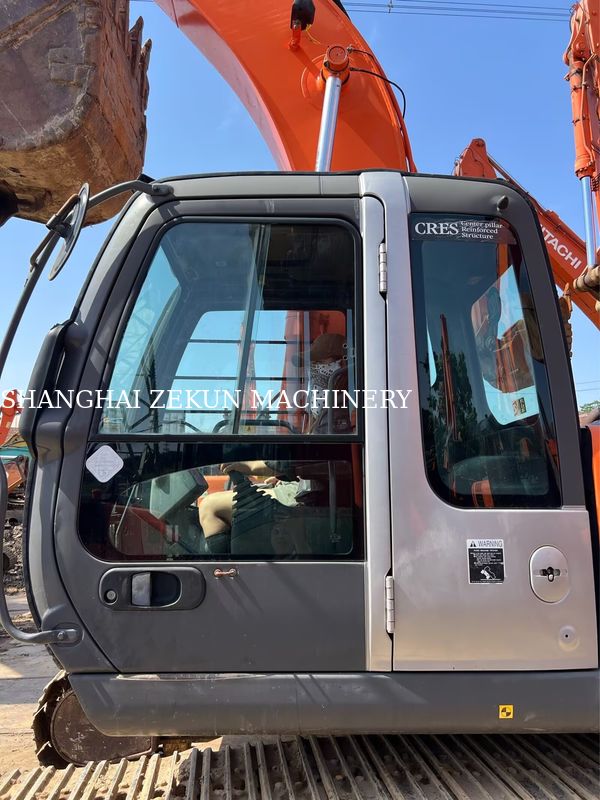 Excavadora Hitachi ZX200-3G 12081hrs Velocidad de desplazamiento 3.5 / 5.5 Km/h Características de la cabina Pantalla multifunción