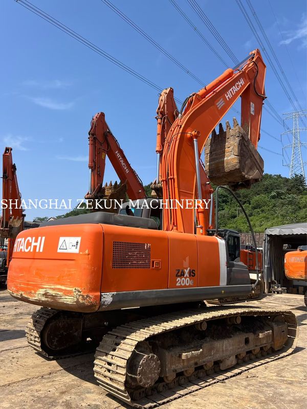 Excavadora Hitachi ZX200-3G 12081hrs Velocidad de desplazamiento 3.5 / 5.5 Km/h Características de la cabina Pantalla multifunción