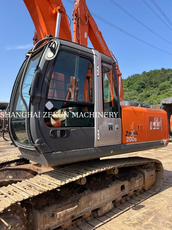 Excavadora Hitachi ZX200-3G 12081hrs Velocidad de desplazamiento 3.5 / 5.5 Km/h Características de la cabina Pantalla multifunción