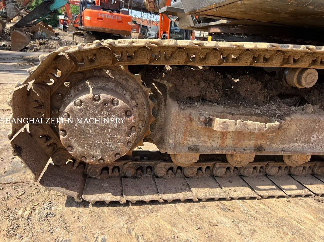 Excavadora Hitachi ZX200-3G 12081hrs Velocidad de desplazamiento 3.5 / 5.5 Km/h Características de la cabina Pantalla multifunción